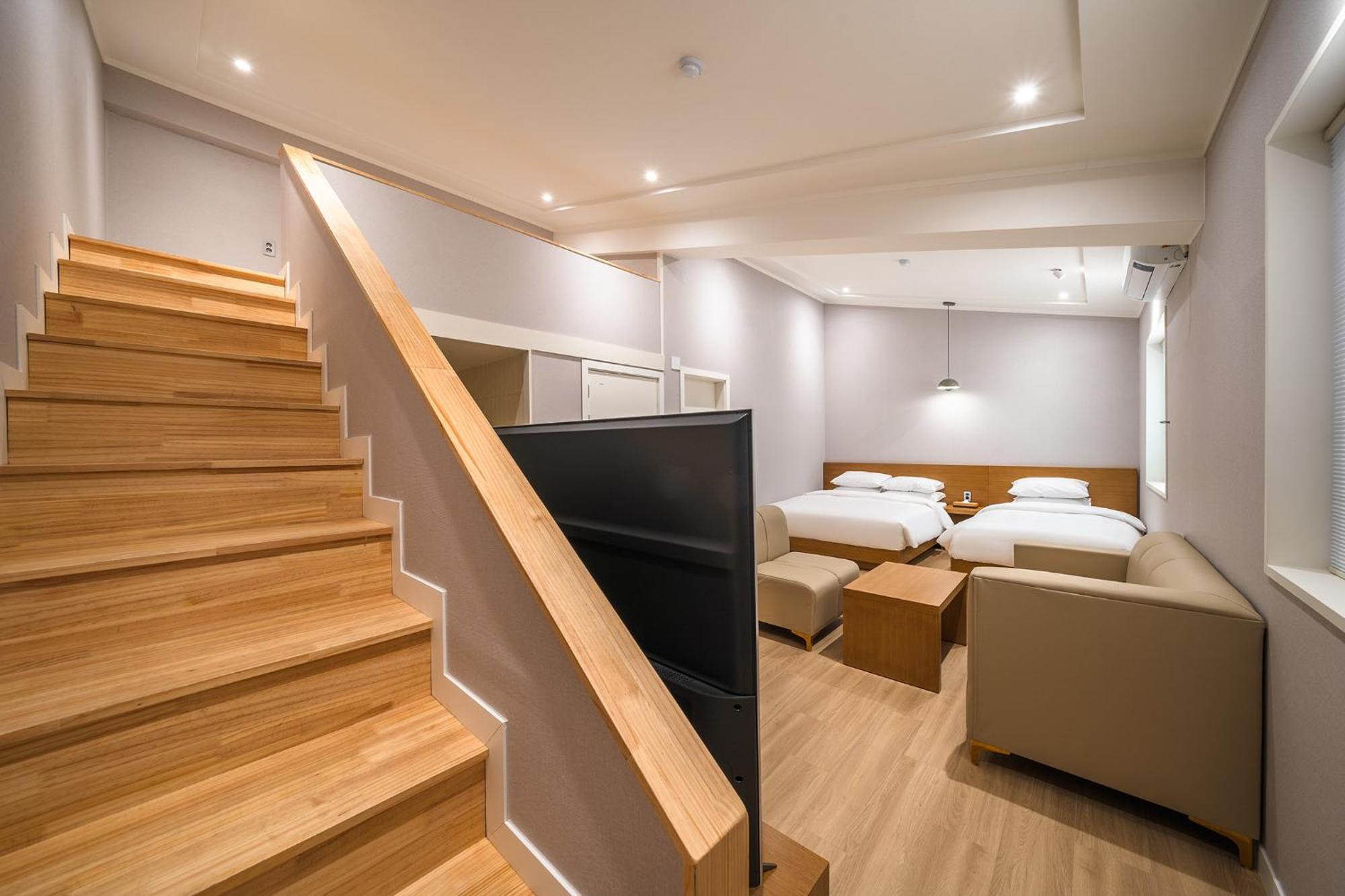 Mono Hotel Suwon Exterior foto